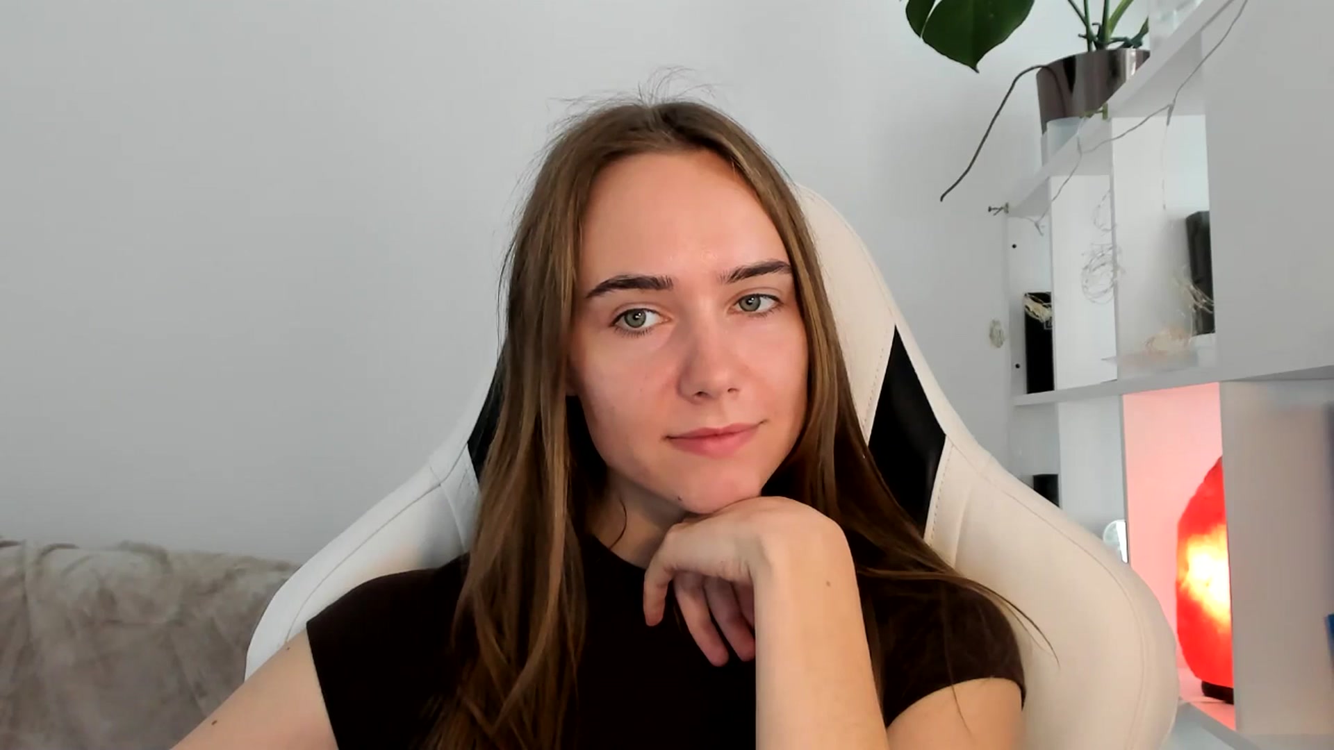 Gallery image thumbnail from OhAlisa's myfreecams stream on, 07/11/2025, 10:45 image 10 of 20