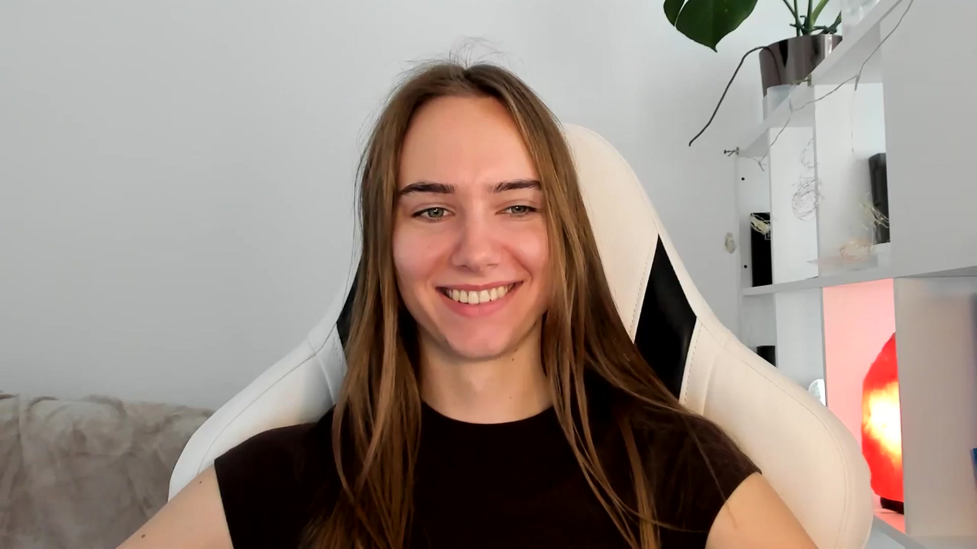 Gallery image thumbnail from OhAlisa's myfreecams stream on, 07/11/2025, 10:45 image 11 of 20
