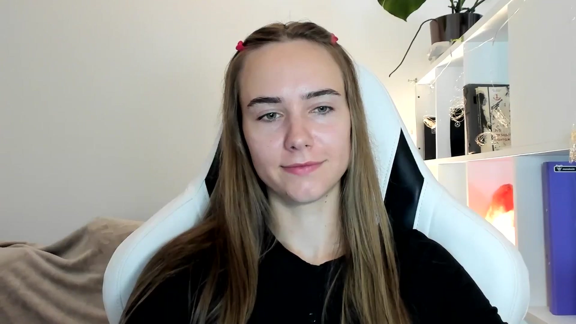 Gallery image thumbnail from OhAlisa's myfreecams stream on, 07/12/2025, 10:15 image 17 of 20