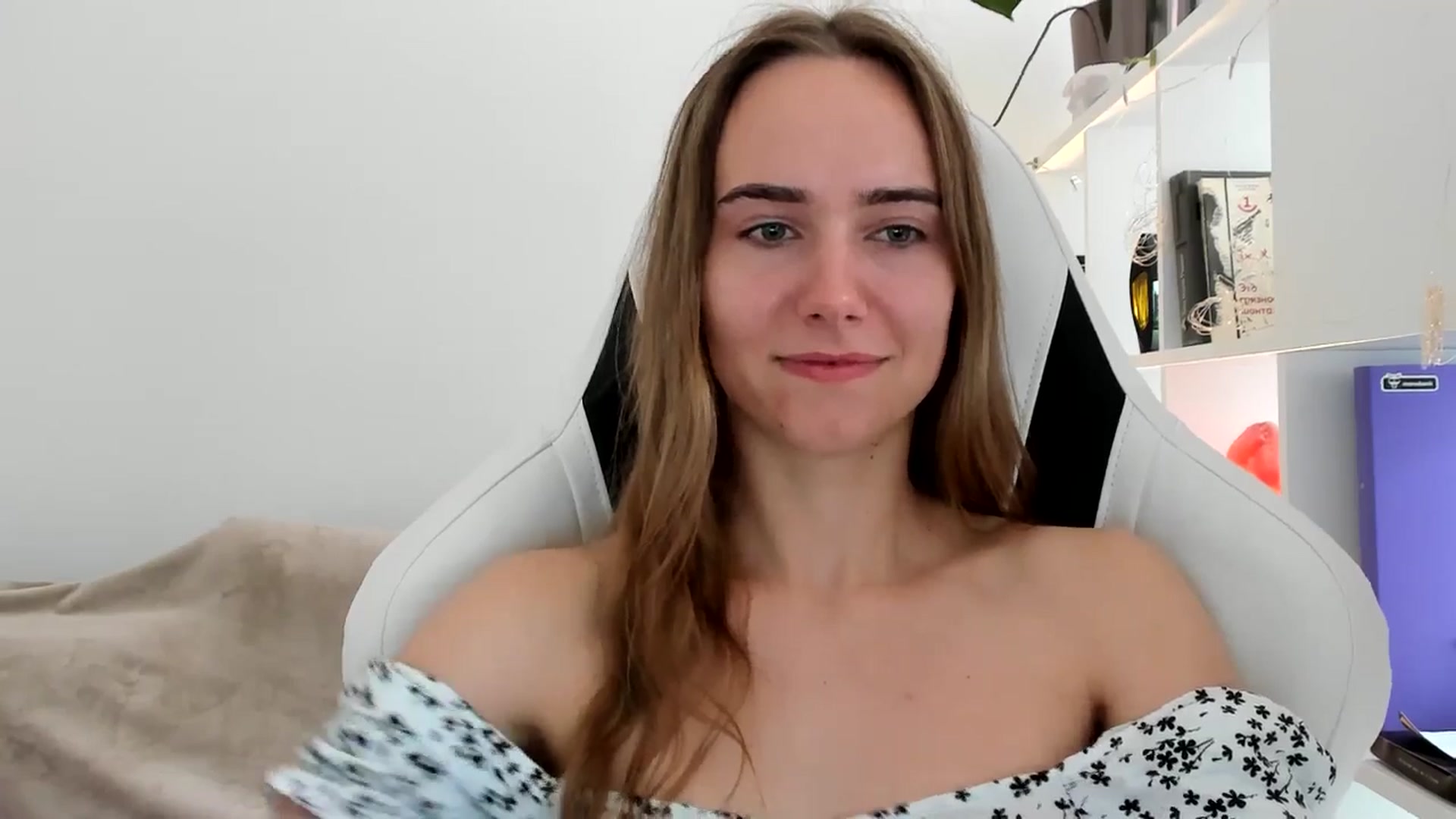 Gallery image thumbnail from OhAlisa's myfreecams stream on, 07/15/2025, 15:13 image 6 of 20
