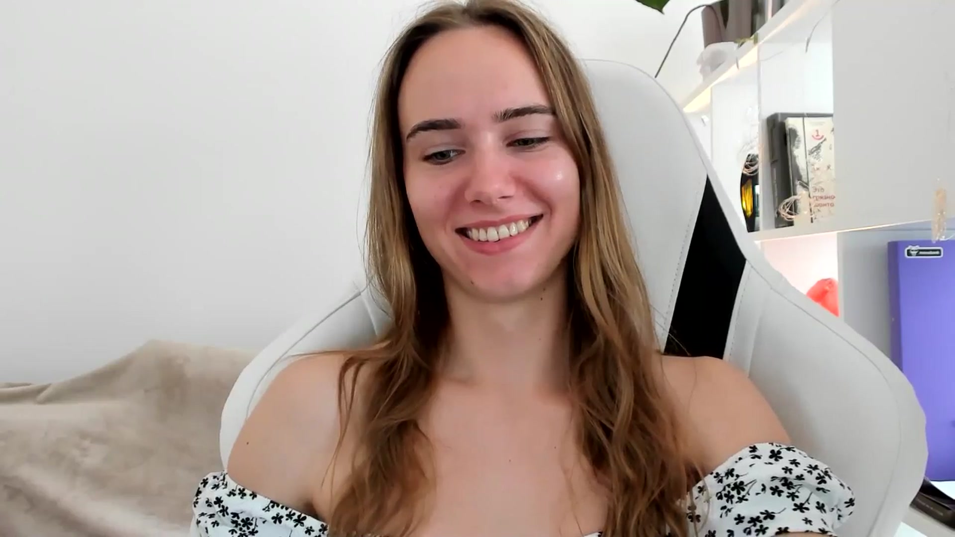 Gallery image thumbnail from OhAlisa's myfreecams stream on, 07/15/2025, 15:13 image 4 of 20