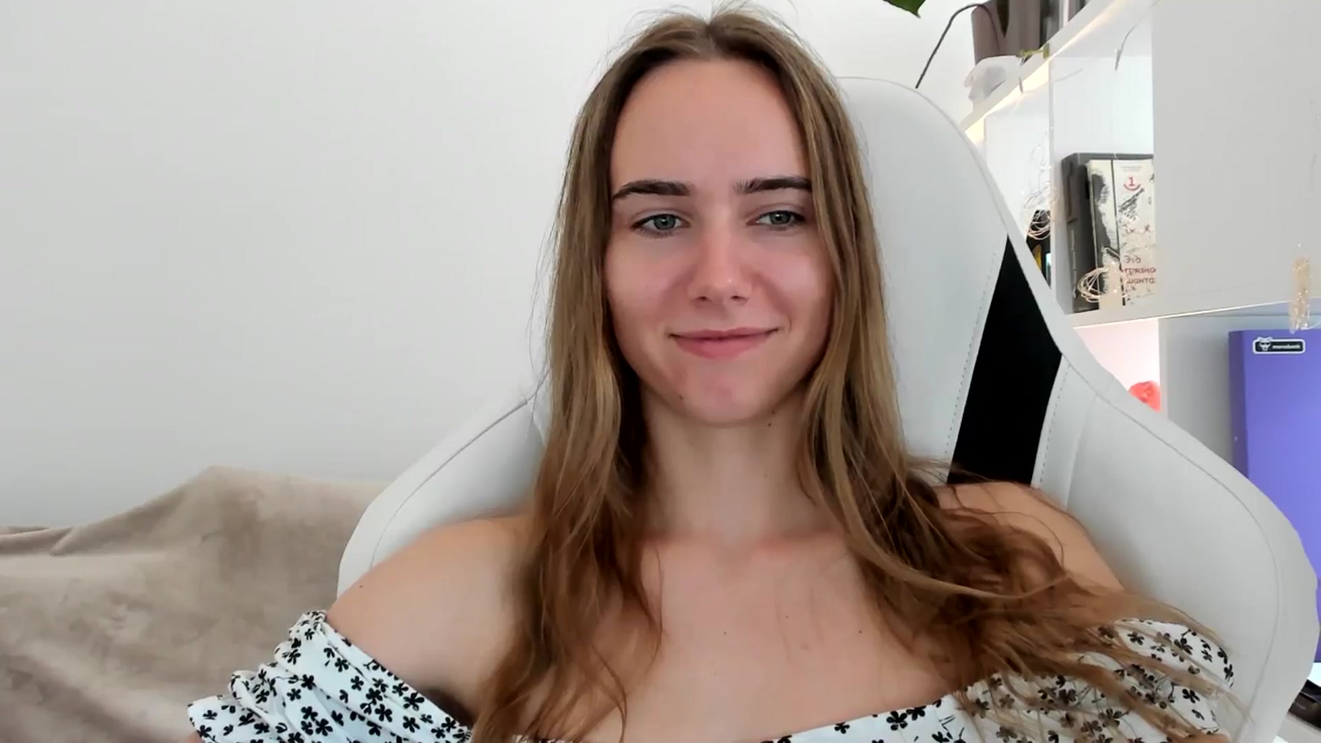 Gallery image thumbnail from OhAlisa's myfreecams stream on, 07/15/2025, 15:13 image 9 of 20
