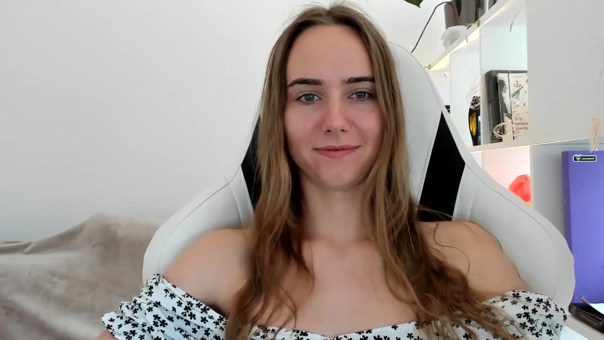 Gallery image thumbnail from OhAlisa's myfreecams stream on, 07/15/2025, 15:13 image 10 of 20