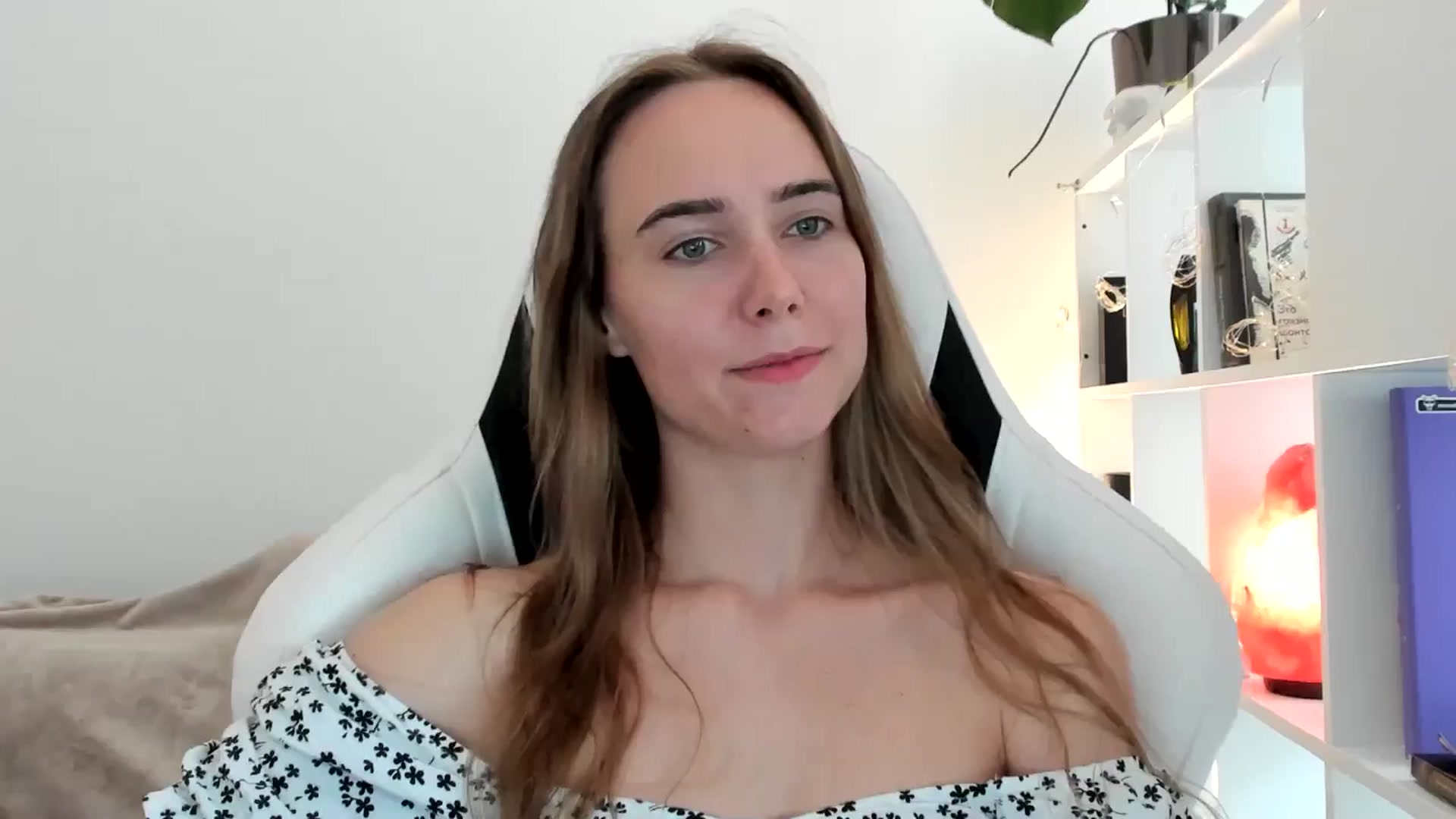Gallery image thumbnail from OhAlisa's myfreecams stream on, 07/15/2025, 16:28 image 18 of 20