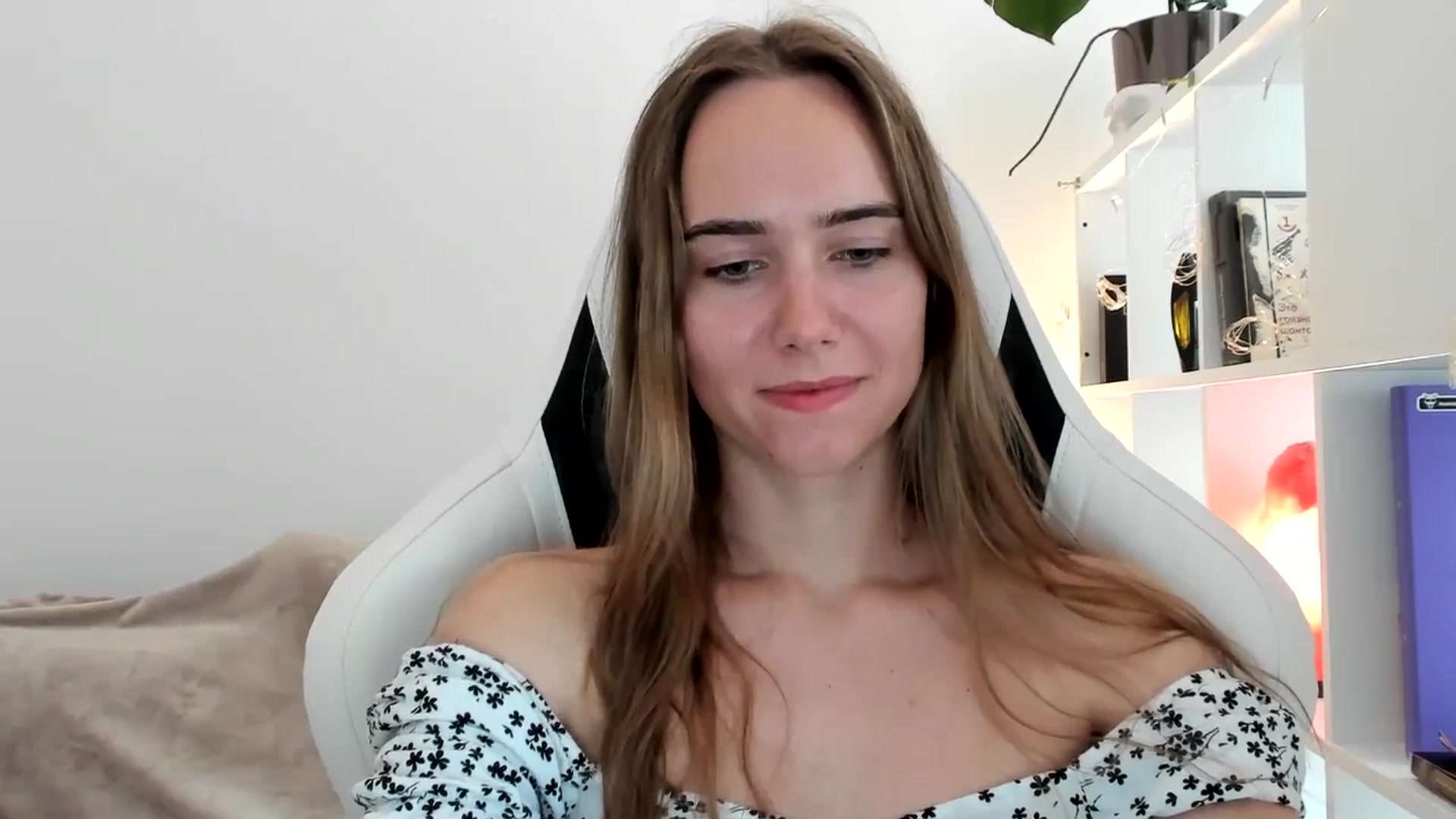 Gallery image thumbnail from OhAlisa's myfreecams stream on, 07/15/2025, 16:28 image 16 of 20