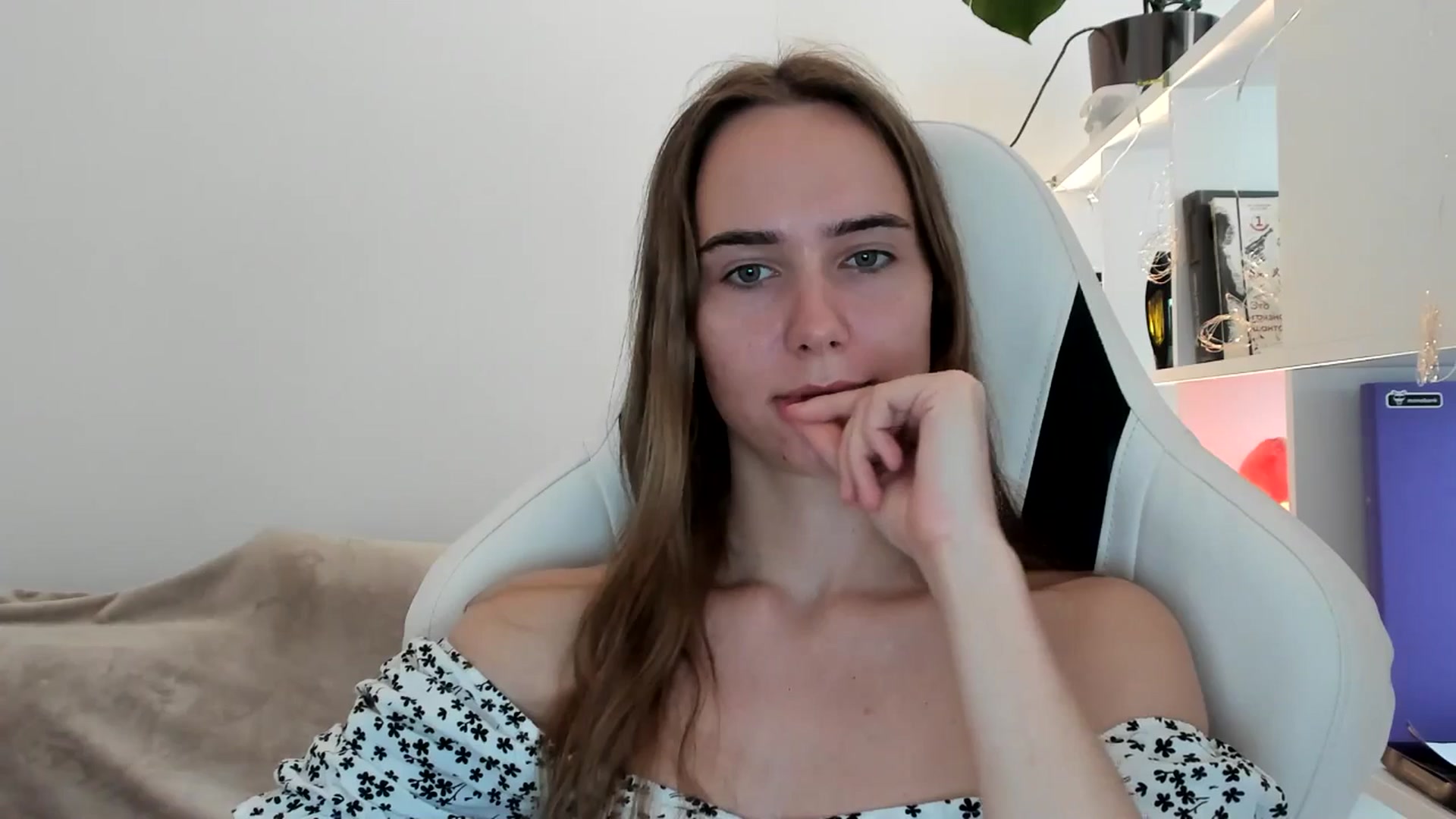 Gallery image thumbnail from OhAlisa's myfreecams stream on, 07/15/2025, 16:28 image 12 of 20