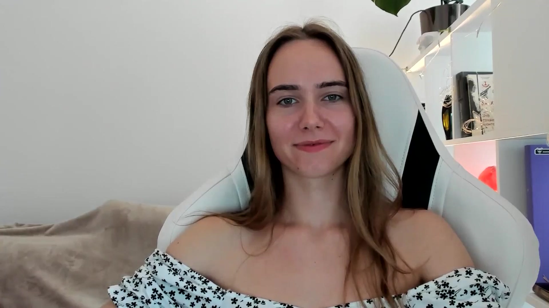 Gallery image thumbnail from OhAlisa's myfreecams stream on, 07/15/2025, 16:52 image 13 of 20