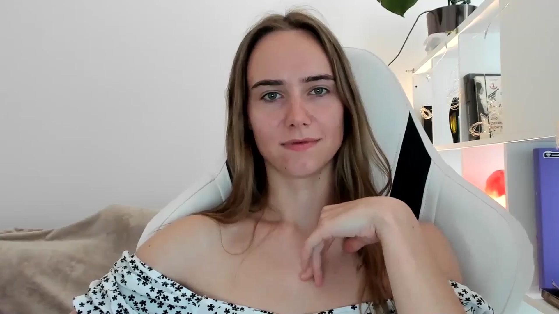 Gallery image thumbnail from OhAlisa's myfreecams stream on, 07/15/2025, 16:52 image 10 of 20