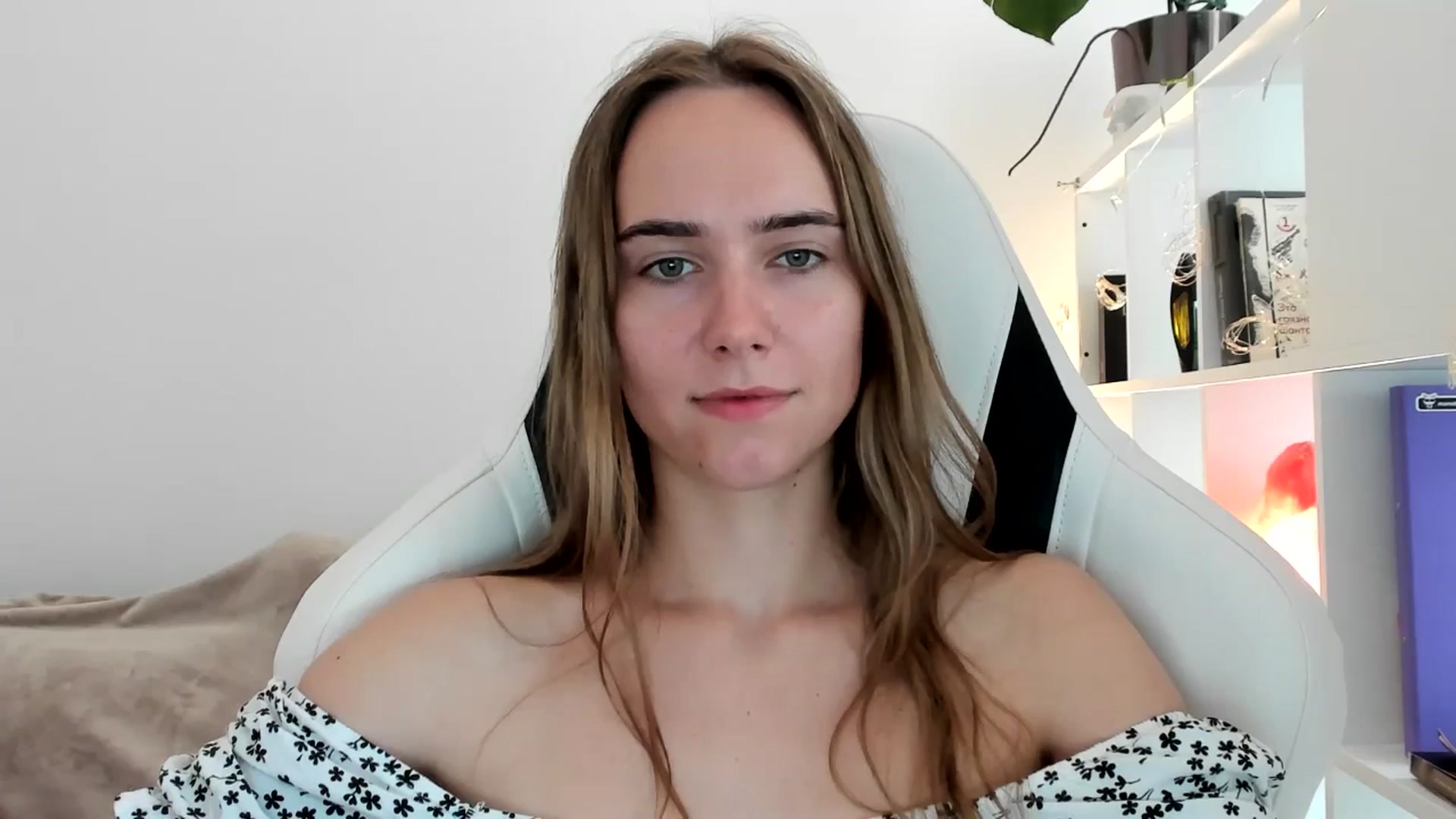 Gallery image thumbnail from OhAlisa's myfreecams stream on, 07/15/2025, 16:52 image 7 of 20