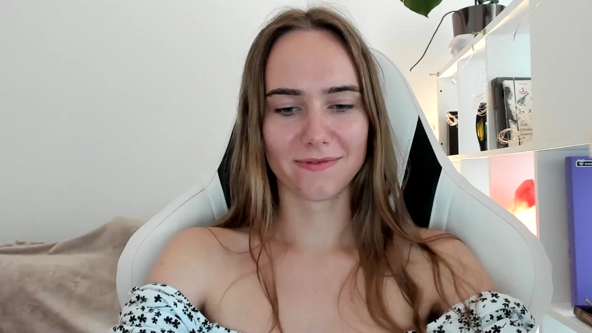 Gallery image thumbnail from OhAlisa's myfreecams stream on, 07/15/2025, 16:52 image 5 of 20