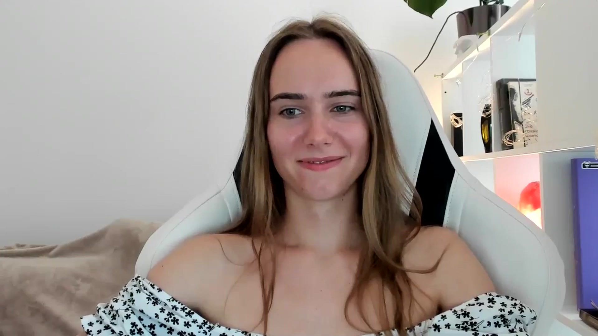 Gallery image thumbnail from OhAlisa's myfreecams stream on, 07/15/2025, 16:52 image 9 of 20
