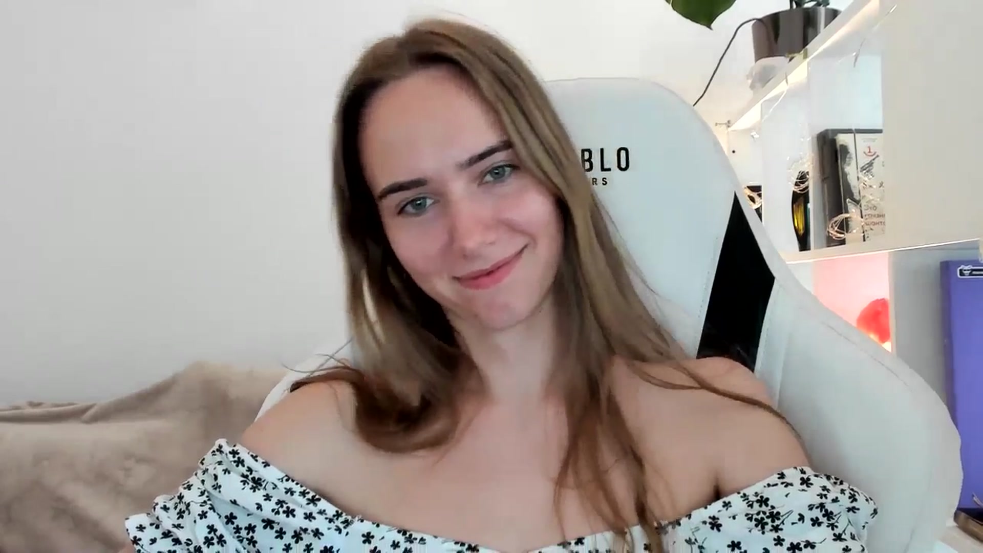 Gallery image thumbnail from OhAlisa's myfreecams stream on, 07/15/2025, 16:52 image 19 of 20