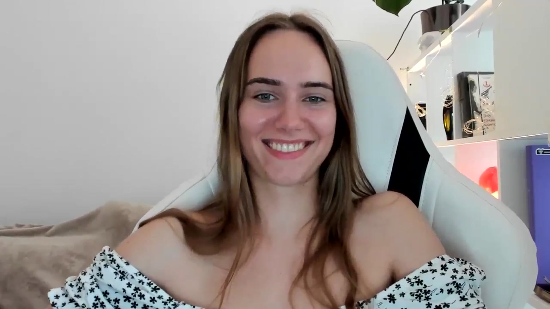 Gallery image thumbnail from OhAlisa's myfreecams stream on, 07/15/2025, 16:52 image 20 of 20