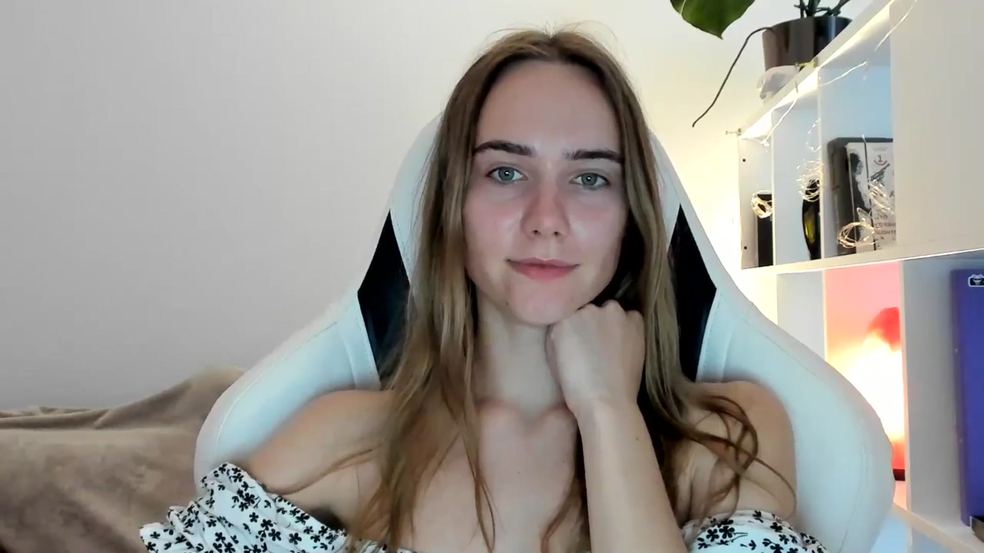 Gallery image thumbnail from OhAlisa's myfreecams stream on, 07/15/2025, 18:05 image 19 of 20