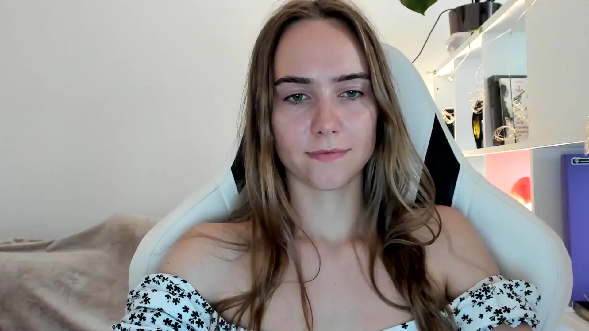 Gallery image thumbnail from OhAlisa's myfreecams stream on, 07/15/2025, 18:05 image 11 of 20