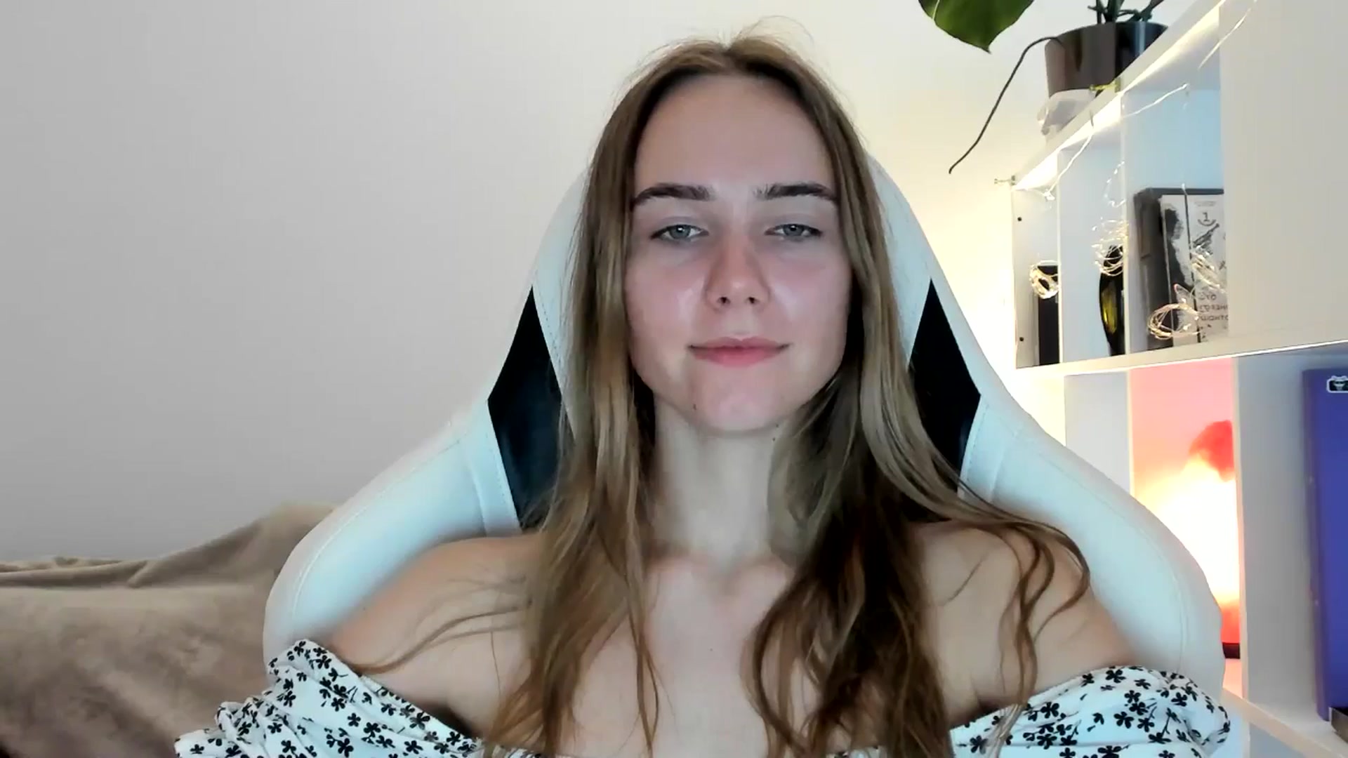 Gallery image thumbnail from OhAlisa's myfreecams stream on, 07/15/2025, 18:05 image 18 of 20