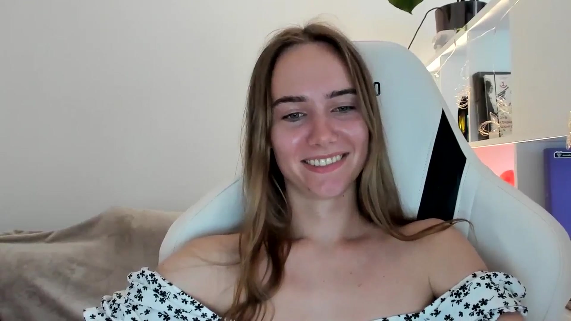 Gallery image thumbnail from OhAlisa's myfreecams stream on, 07/15/2025, 18:05 image 13 of 20