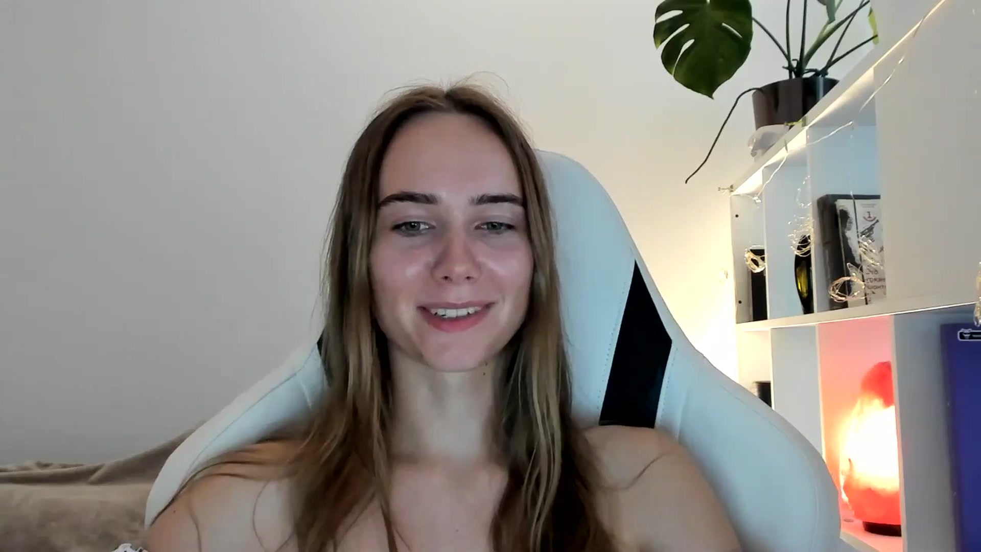 Gallery image thumbnail from OhAlisa's myfreecams stream on, 07/15/2025, 18:05 image 16 of 20