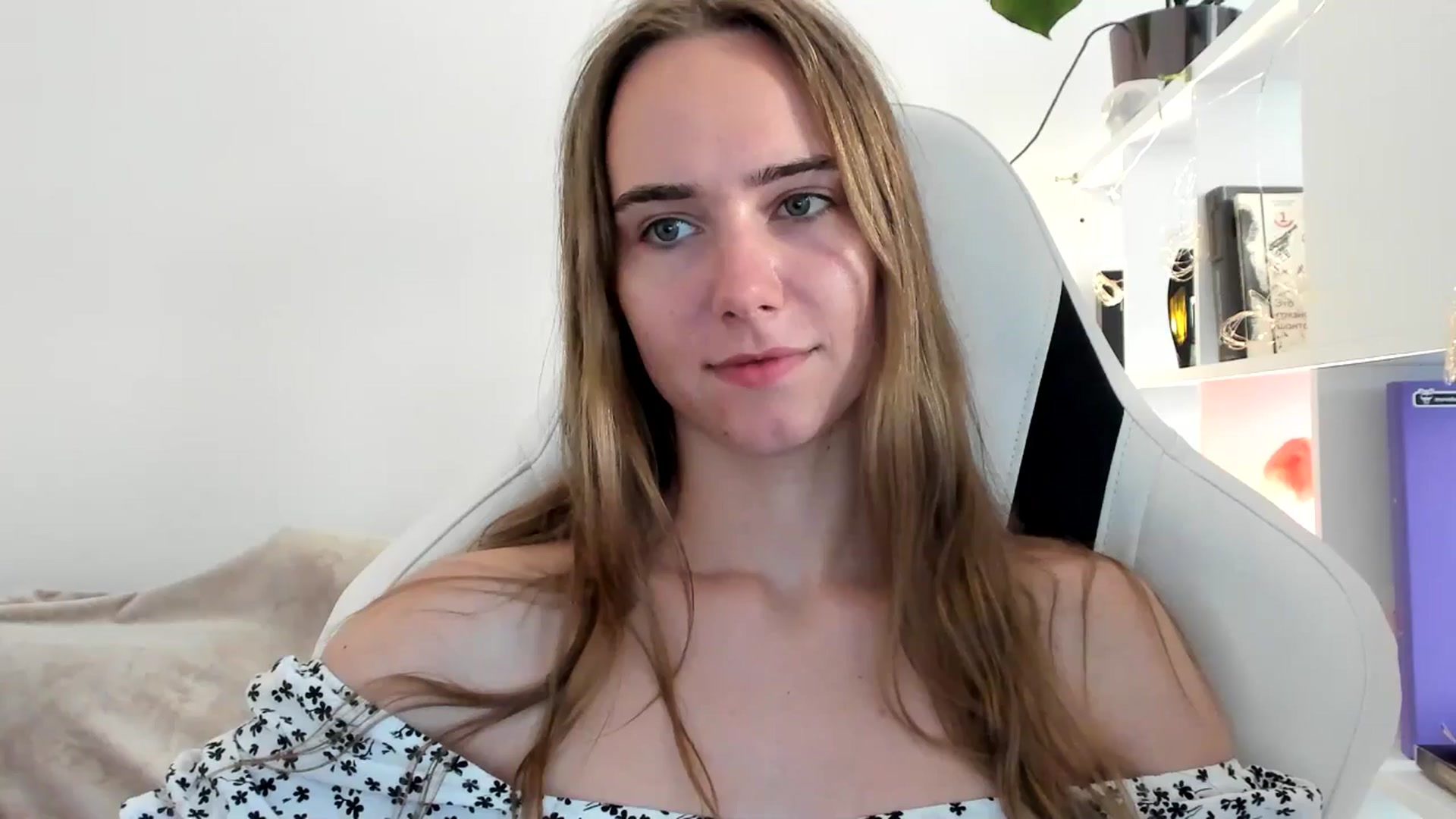 Gallery image thumbnail from OhAlisa's myfreecams stream on, 07/15/2025, 18:05 image 9 of 20