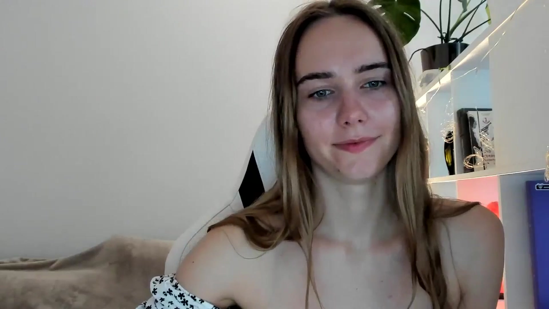 Gallery image thumbnail from OhAlisa's myfreecams stream on, 07/15/2025, 18:05 image 15 of 20