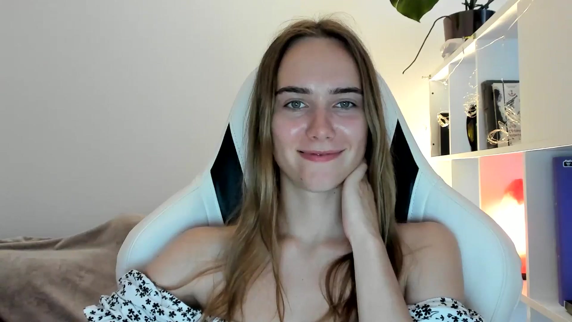 Gallery image thumbnail from OhAlisa's myfreecams stream on, 07/15/2025, 18:05 image 20 of 20