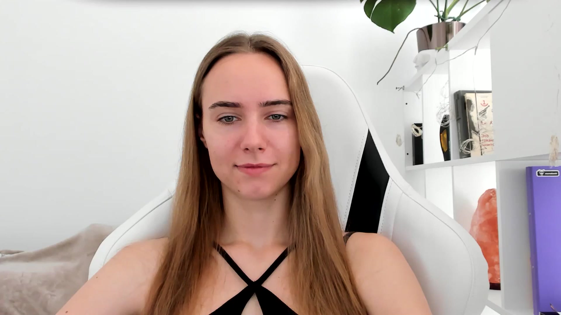 Gallery image thumbnail from OhAlisa's myfreecams stream on, 07/16/2025, 08:46 image 14 of 20
