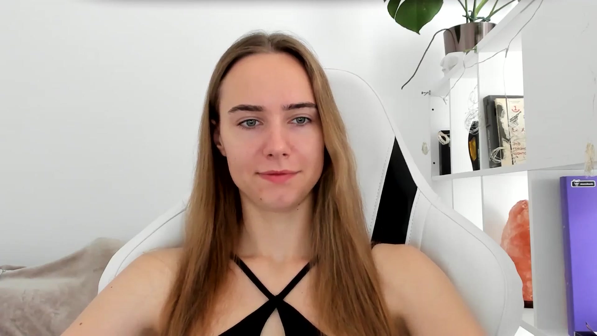 Gallery image thumbnail from OhAlisa's myfreecams stream on, 07/16/2025, 08:46 image 11 of 20