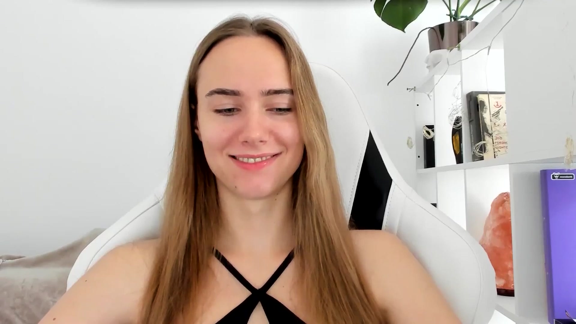 Gallery image thumbnail from OhAlisa's myfreecams stream on, 07/16/2025, 08:46 image 8 of 20