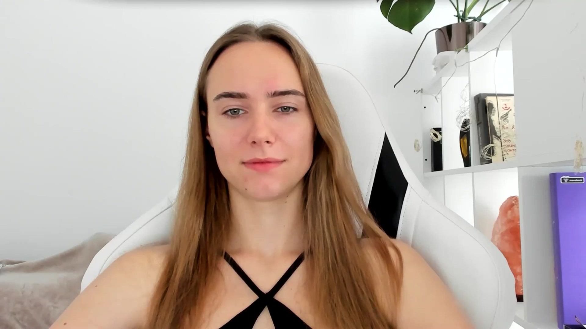 Gallery image thumbnail from OhAlisa's myfreecams stream on, 07/16/2025, 08:46 image 9 of 20