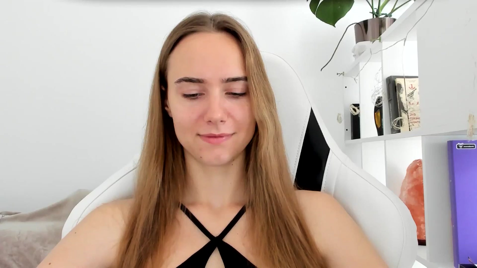 Gallery image thumbnail from OhAlisa's myfreecams stream on, 07/16/2025, 08:46 image 7 of 20