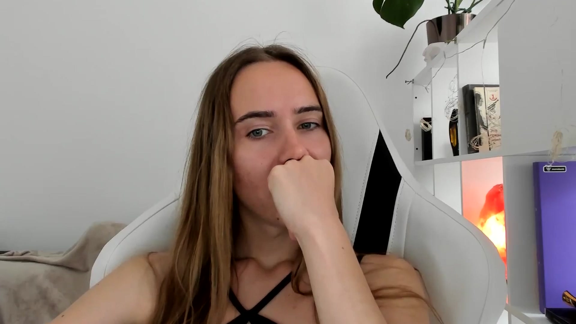 Gallery image thumbnail from OhAlisa's myfreecams stream on, 07/16/2025, 15:24 image 7 of 20