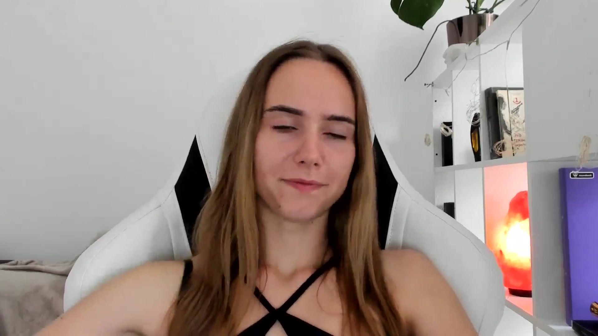 Gallery image thumbnail from OhAlisa's myfreecams stream on, 07/16/2025, 15:24 image 13 of 20
