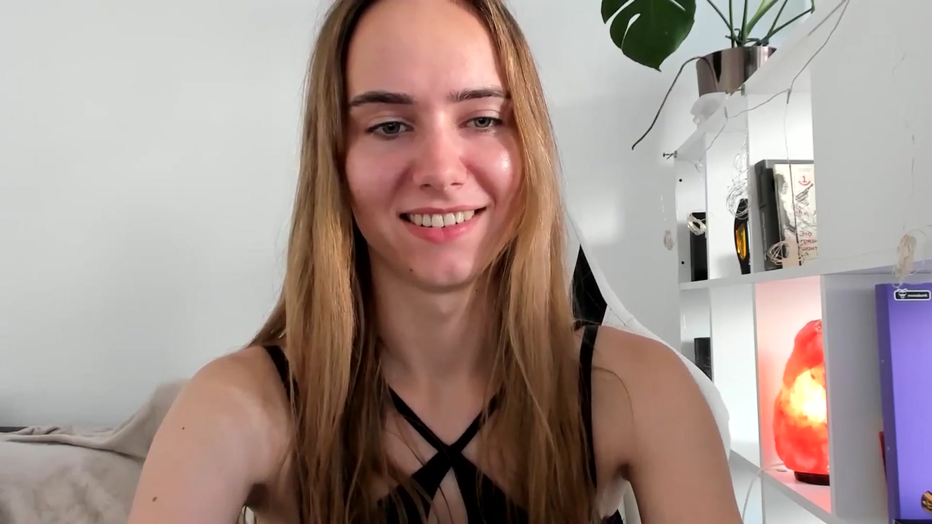 Gallery image thumbnail from OhAlisa's myfreecams stream on, 07/16/2025, 15:53 image 10 of 20