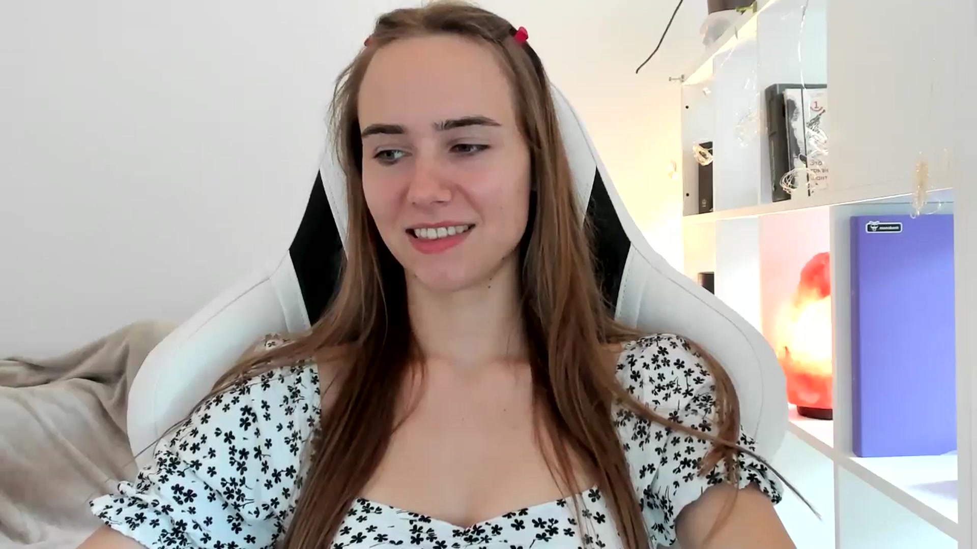 Gallery image thumbnail from OhAlisa's myfreecams stream on, 07/17/2025, 15:43 image 9 of 20