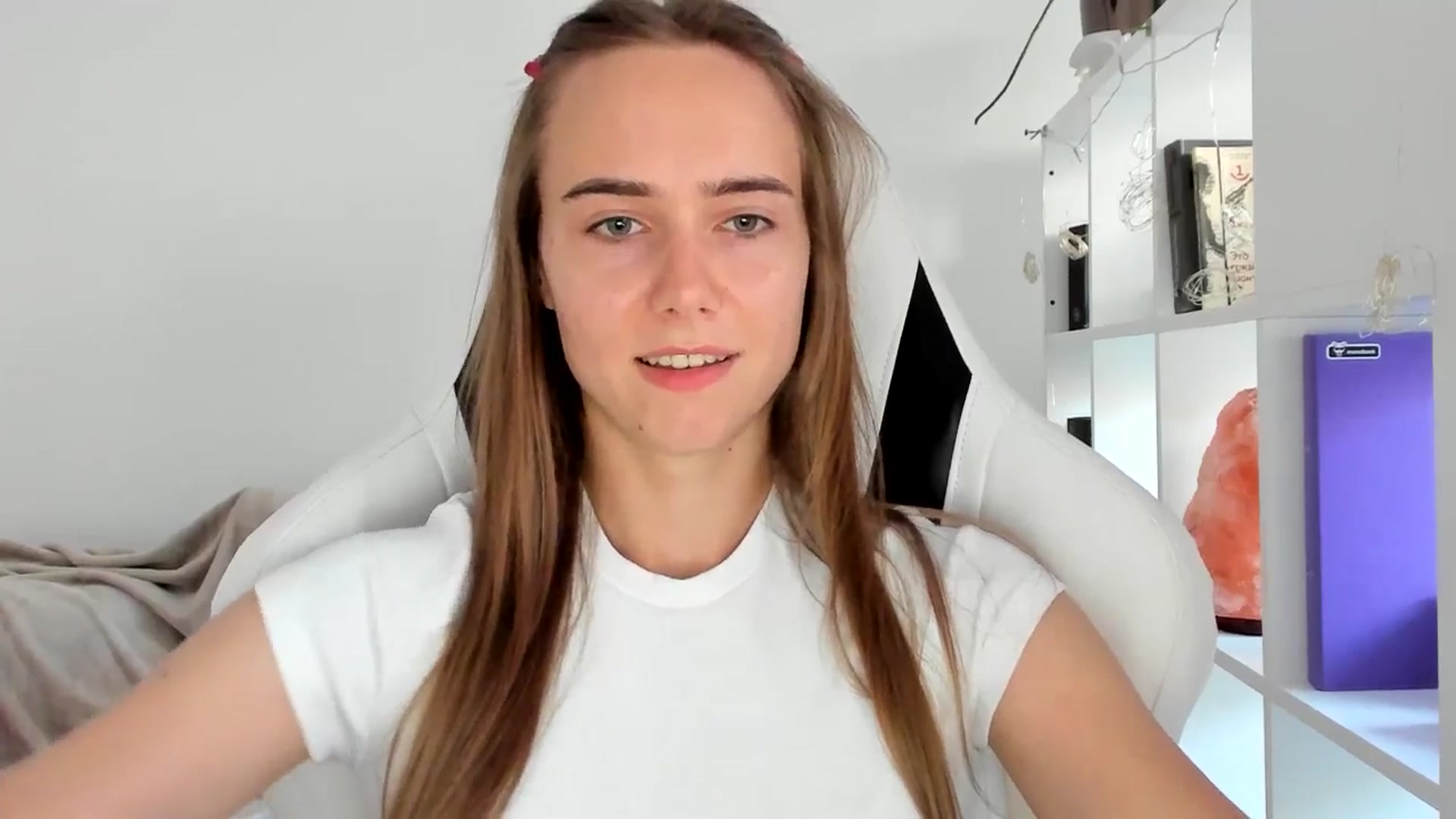 Gallery image thumbnail from OhAlisa's myfreecams stream on, 07/17/2025, 17:59 image 13 of 20