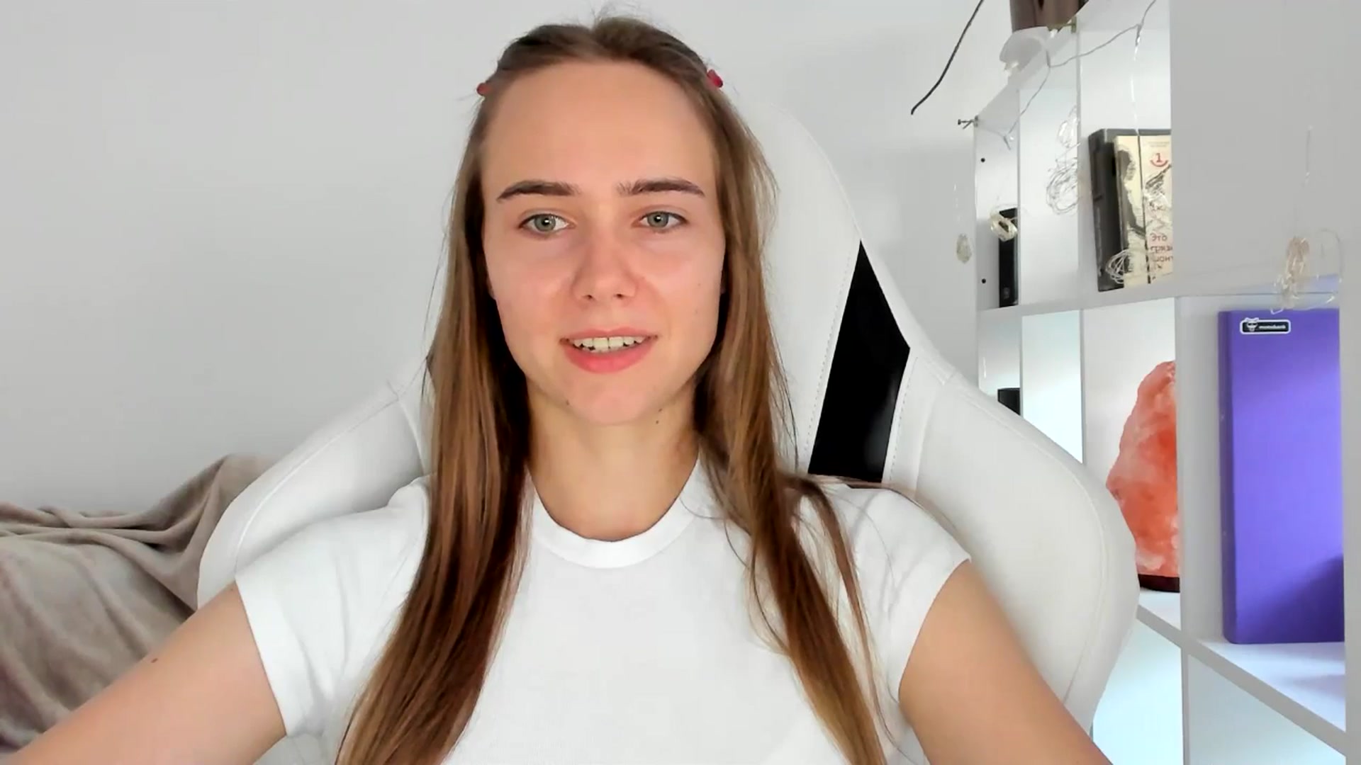 Gallery image thumbnail from OhAlisa's myfreecams stream on, 07/17/2025, 17:59 image 17 of 20