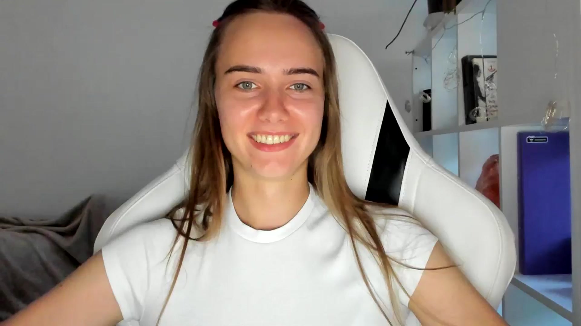 Gallery image thumbnail from OhAlisa's myfreecams stream on, 07/17/2025, 18:48 image 15 of 20