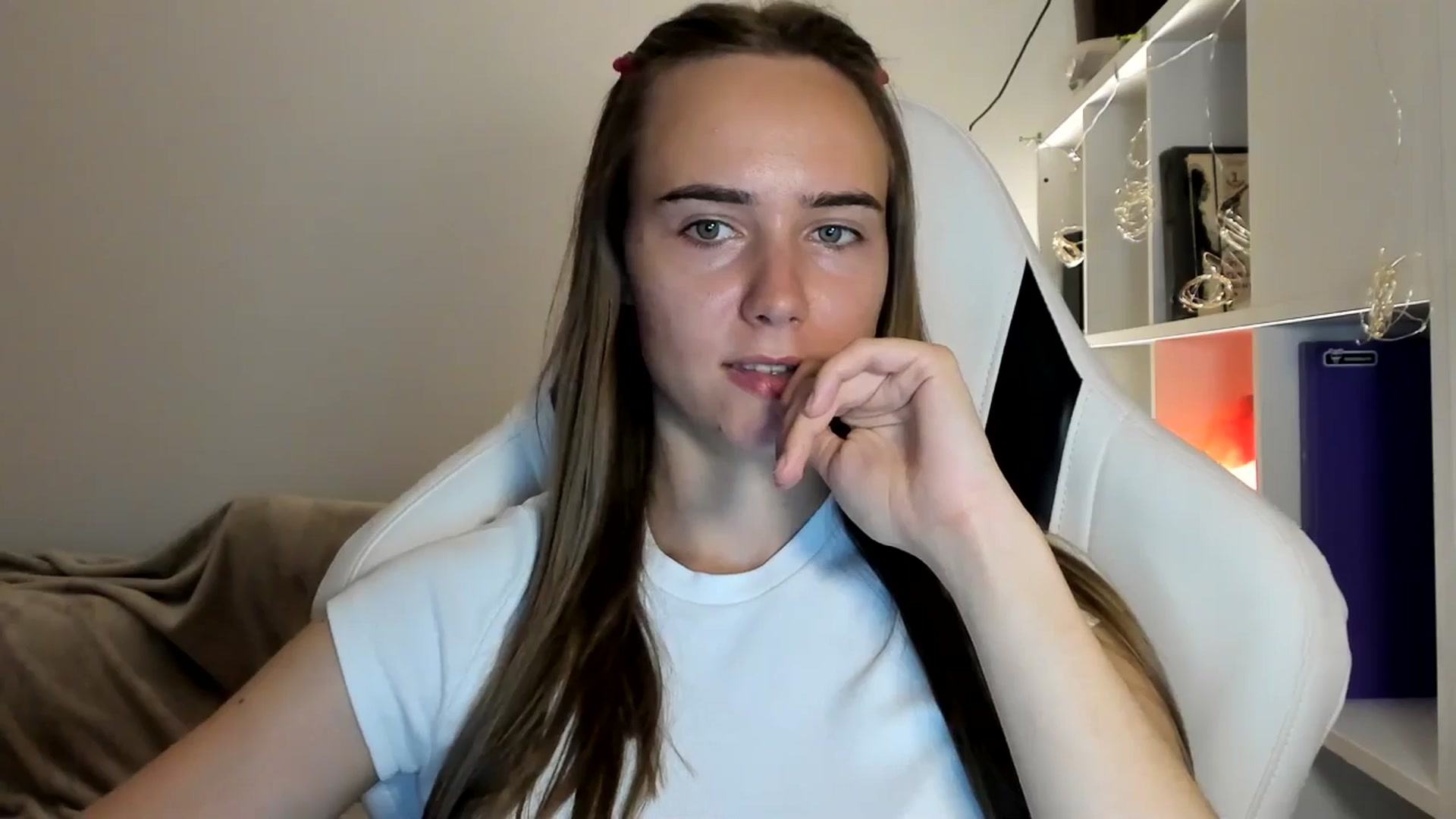 Gallery image thumbnail from OhAlisa's myfreecams stream on, 07/17/2025, 20:35 image 5 of 20