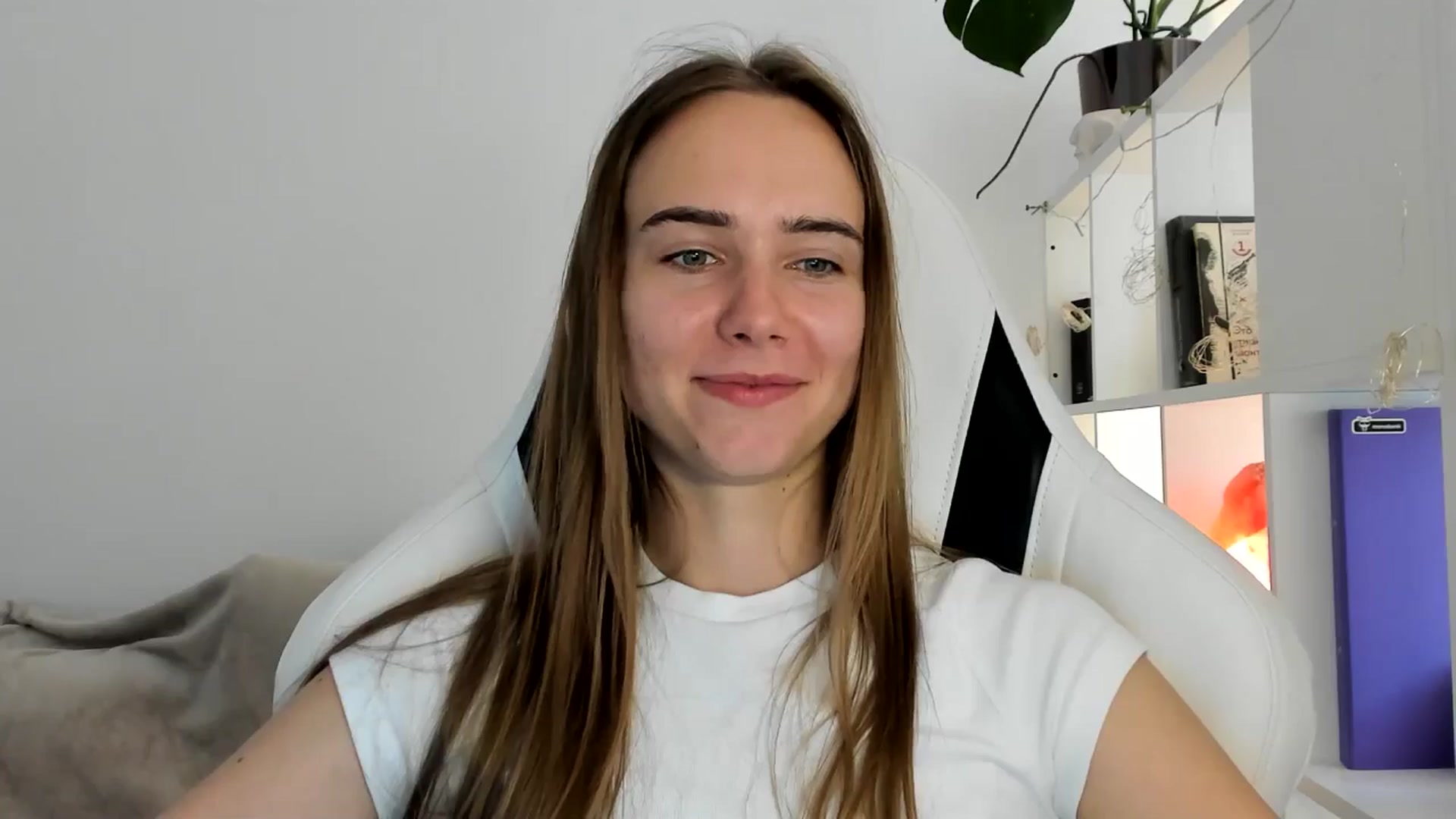 Gallery image thumbnail from OhAlisa's myfreecams stream on, 07/18/2025, 16:45 image 9 of 20