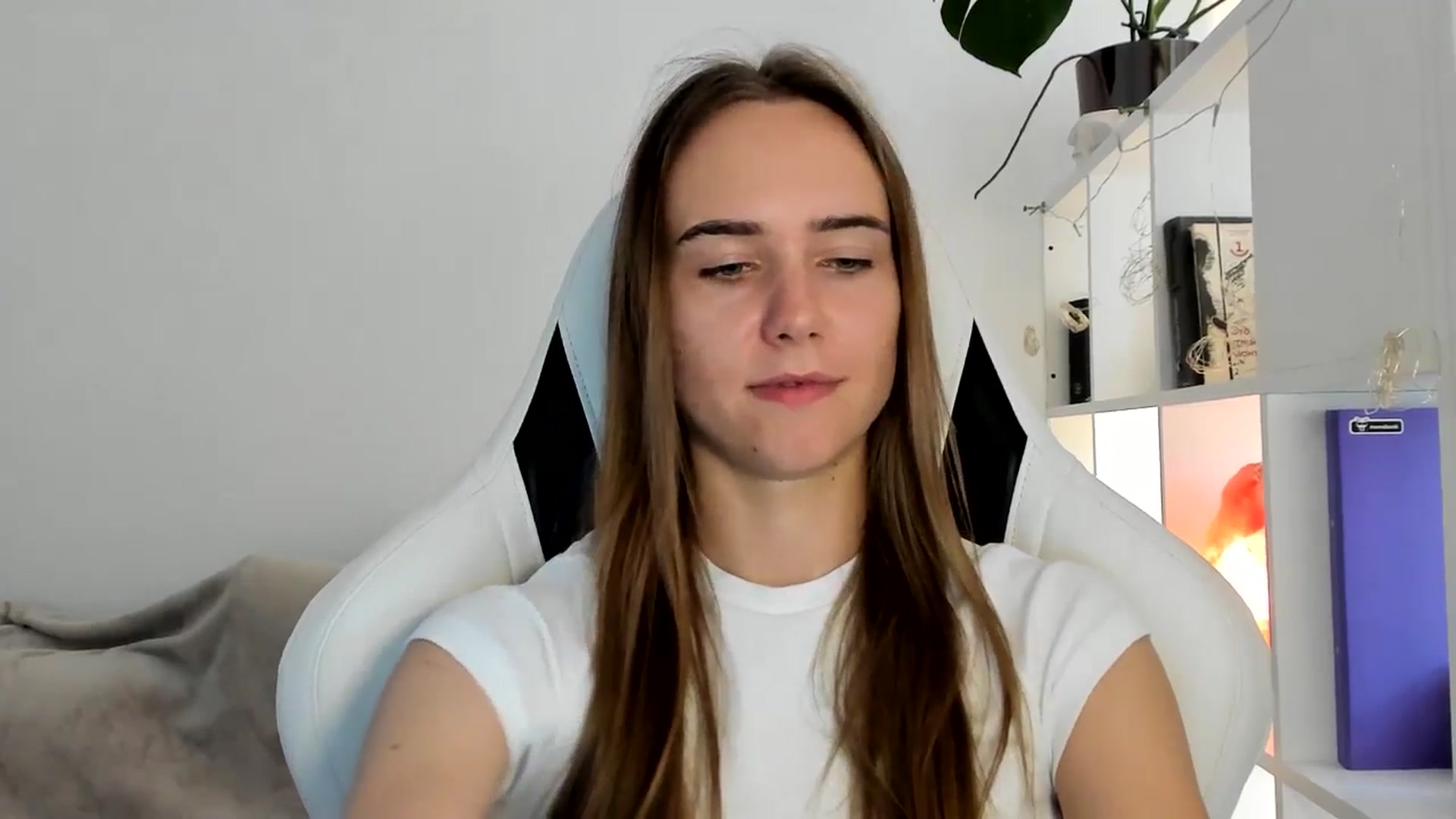 Gallery image thumbnail from OhAlisa's myfreecams stream on, 07/18/2025, 16:45 image 17 of 20