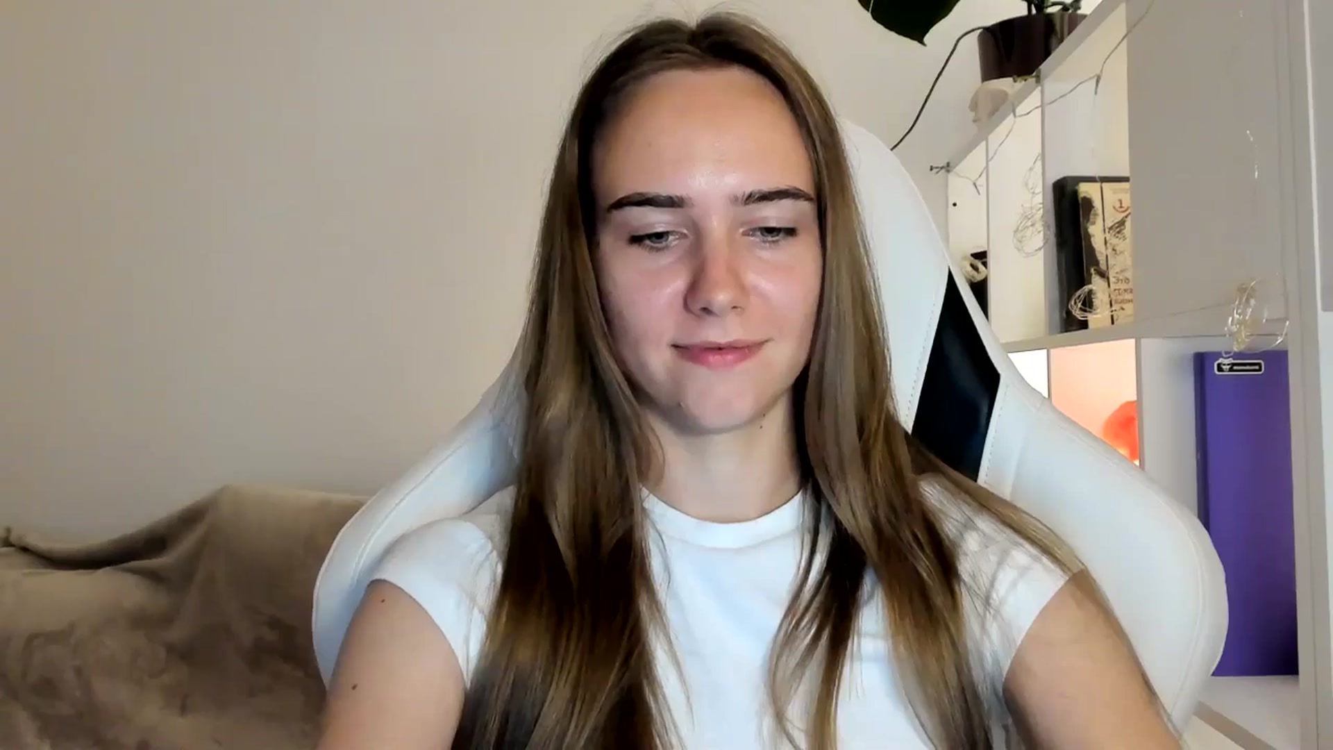 Gallery image thumbnail from OhAlisa's myfreecams stream on, 07/18/2025, 19:38 image 17 of 20