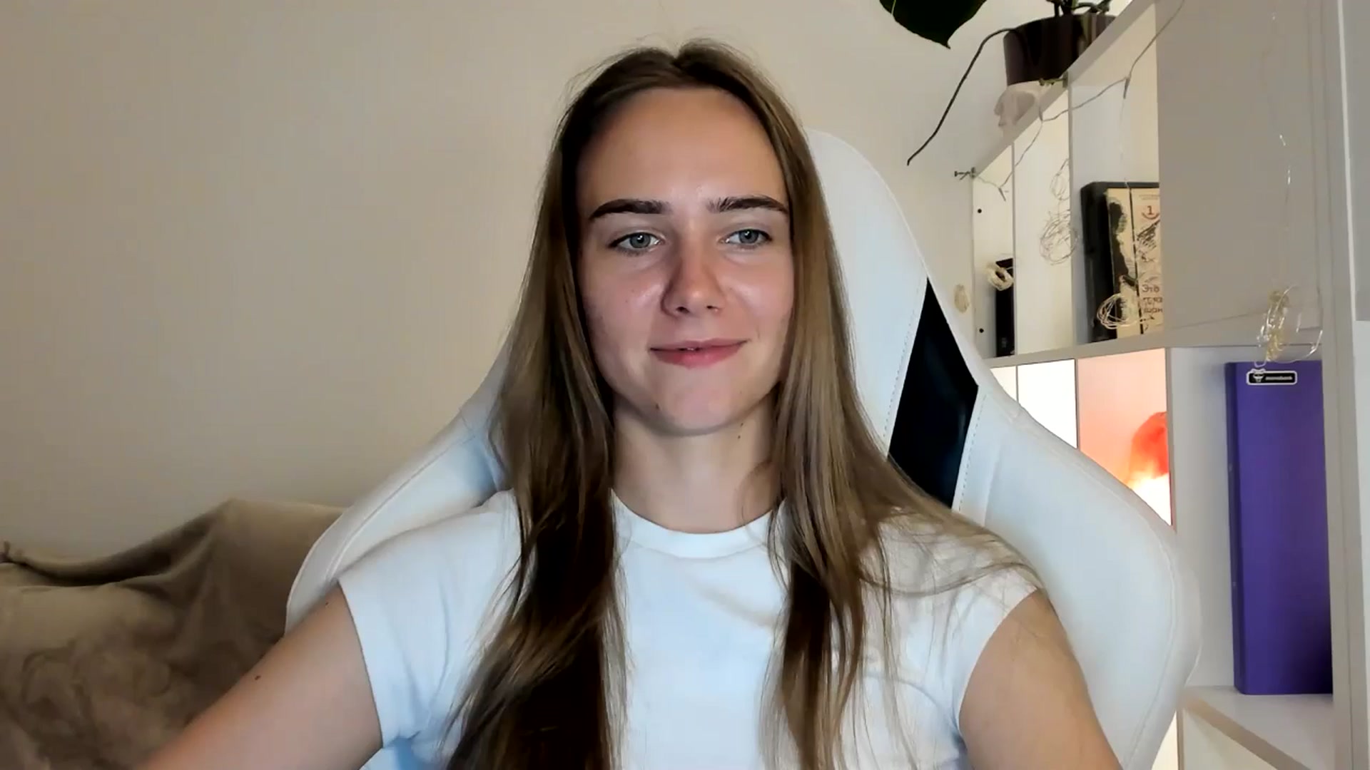 Gallery image thumbnail from OhAlisa's myfreecams stream on, 07/18/2025, 19:38 image 3 of 20