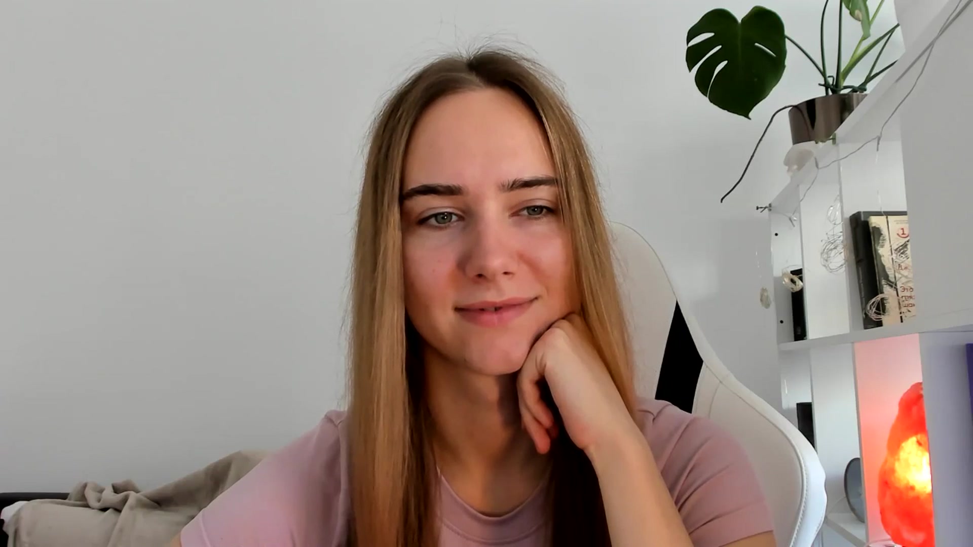 Gallery image thumbnail from OhAlisa's myfreecams stream on, 07/19/2025, 12:13 image 4 of 20