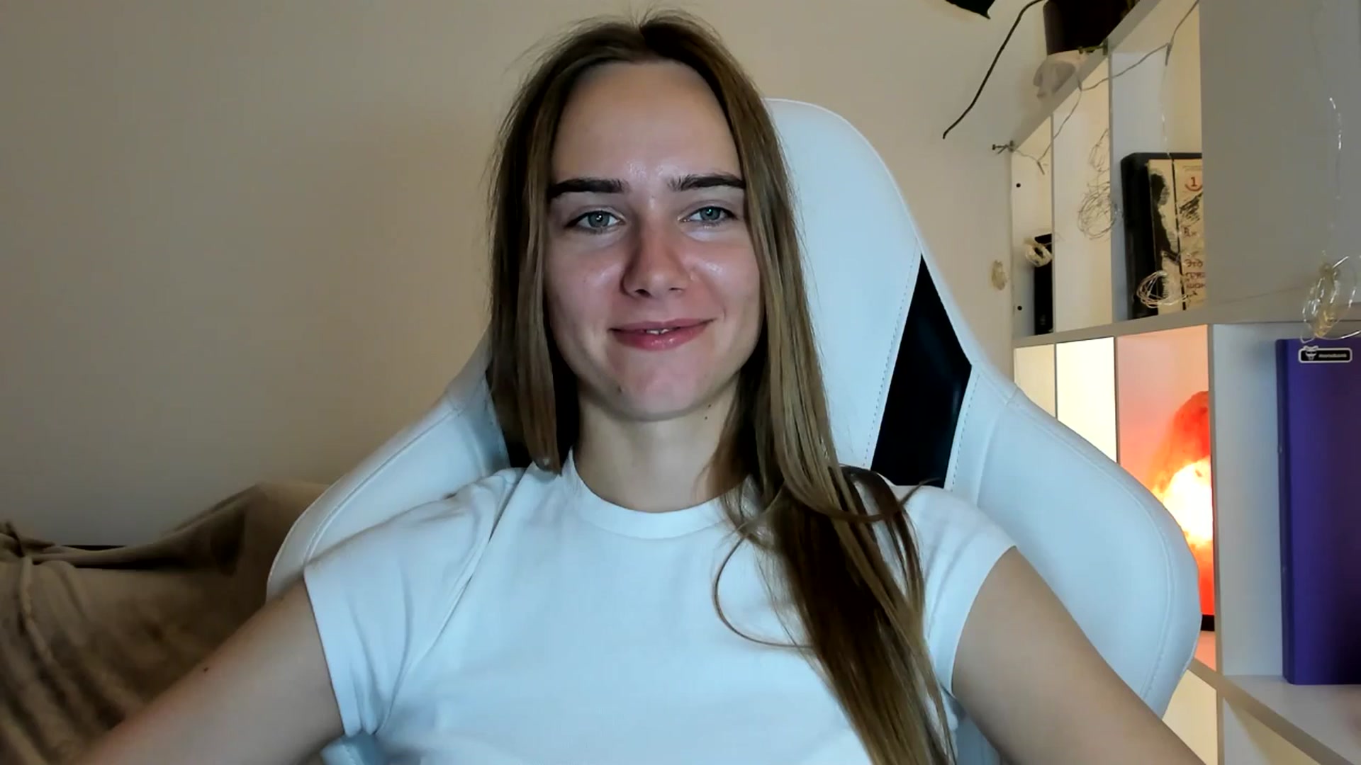 Gallery image thumbnail from OhAlisa's myfreecams stream on, 07/19/2025, 18:45 image 18 of 20