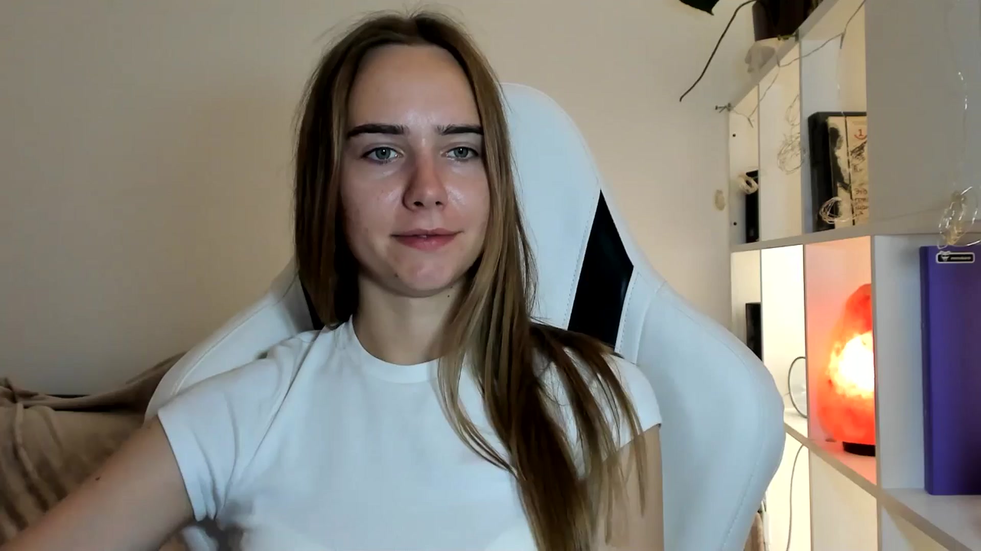 Gallery image thumbnail from OhAlisa's myfreecams stream on, 07/19/2025, 18:45 image 3 of 20
