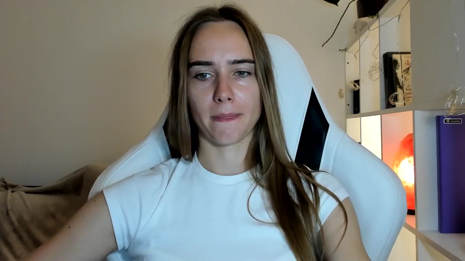 Gallery image thumbnail from OhAlisa's myfreecams stream on, 07/19/2025, 18:45 image 16 of 20