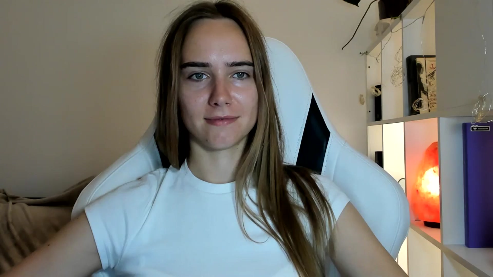 Gallery image thumbnail from OhAlisa's myfreecams stream on, 07/19/2025, 18:45 image 6 of 20
