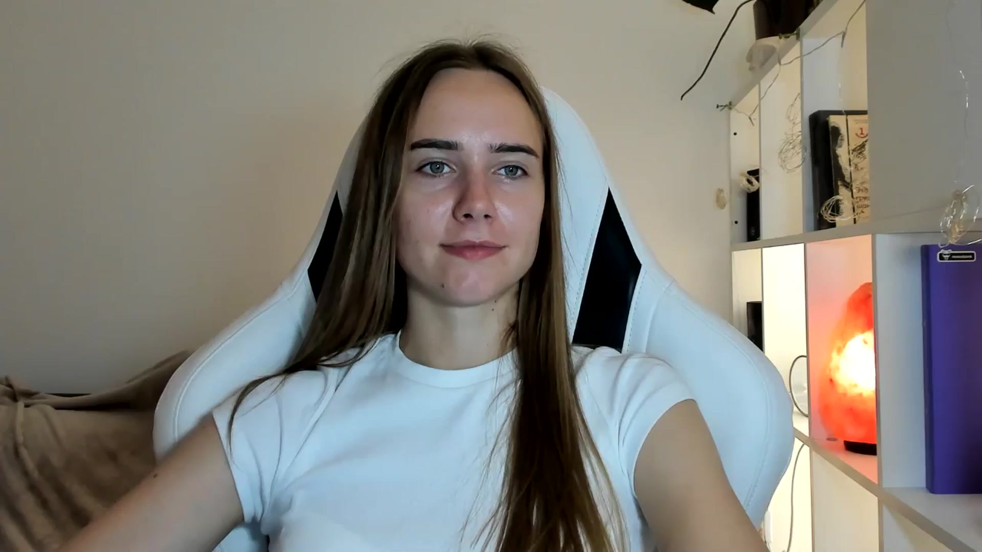 Gallery image thumbnail from OhAlisa's myfreecams stream on, 07/19/2025, 18:45 image 1 of 20