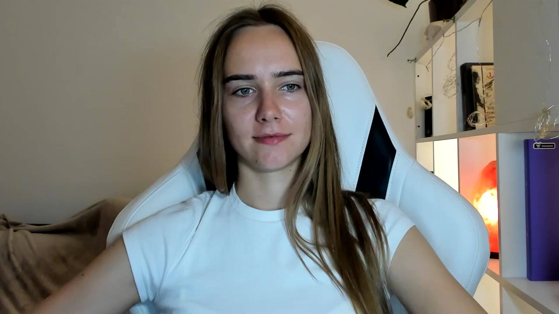 Gallery image thumbnail from OhAlisa's myfreecams stream on, 07/19/2025, 18:45 image 10 of 20