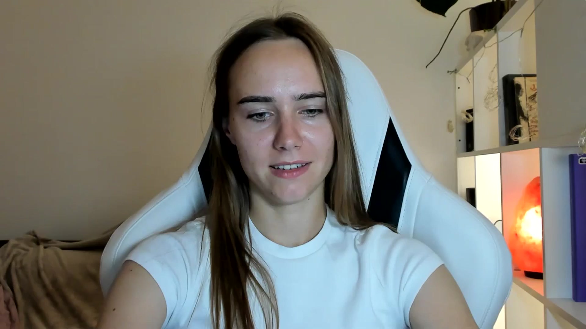 Gallery image thumbnail from OhAlisa's myfreecams stream on, 07/19/2025, 19:36 image 6 of 20